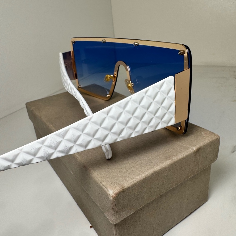 Blue Gradient Oversized Sunglasses - image 3